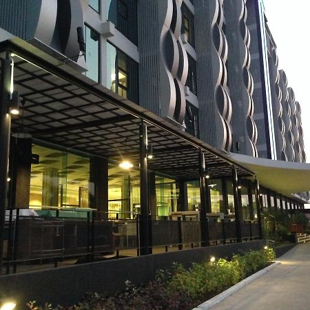 בורי ראם Alvarez Hotel מראה חיצוני תמונה