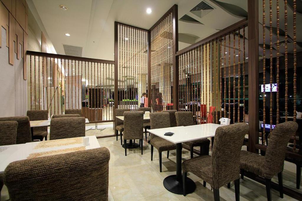 בורי ראם Alvarez Hotel מראה חיצוני תמונה