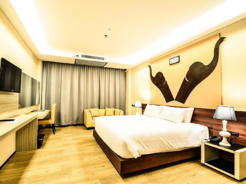בורי ראם Alvarez Hotel מראה חיצוני תמונה