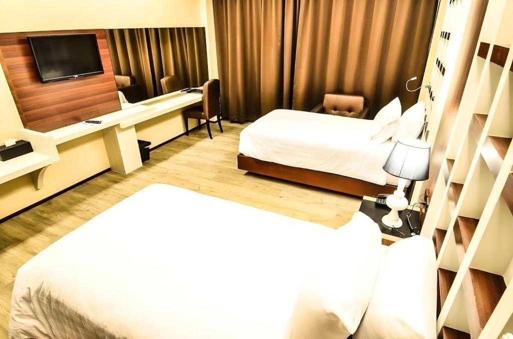 בורי ראם Alvarez Hotel מראה חיצוני תמונה