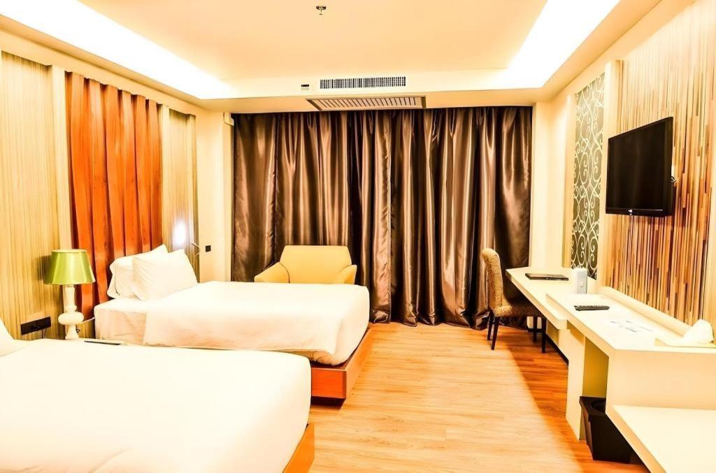 בורי ראם Alvarez Hotel מראה חיצוני תמונה