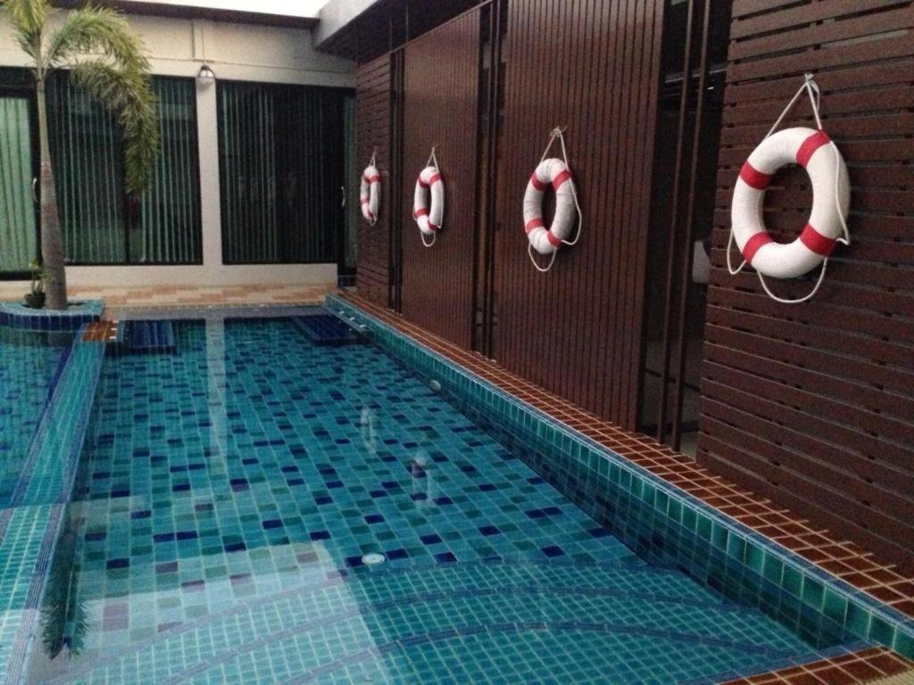בורי ראם Alvarez Hotel מראה חיצוני תמונה