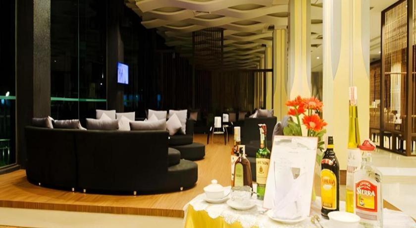 בורי ראם Alvarez Hotel מראה חיצוני תמונה