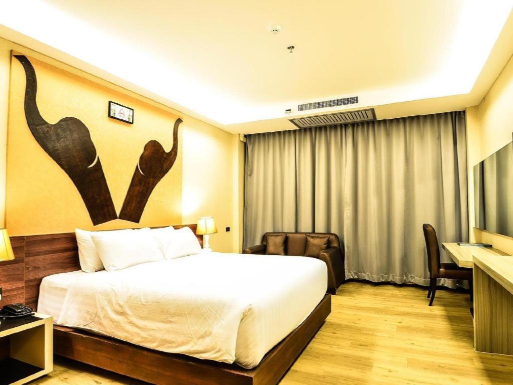 בורי ראם Alvarez Hotel מראה חיצוני תמונה
