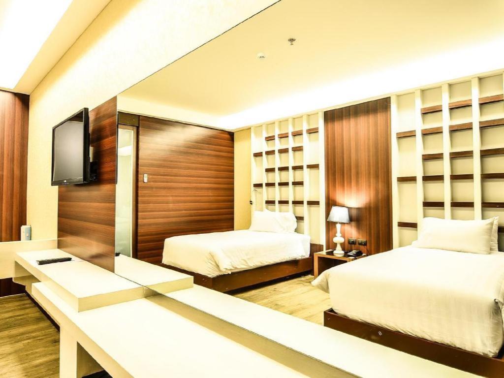 בורי ראם Alvarez Hotel מראה חיצוני תמונה