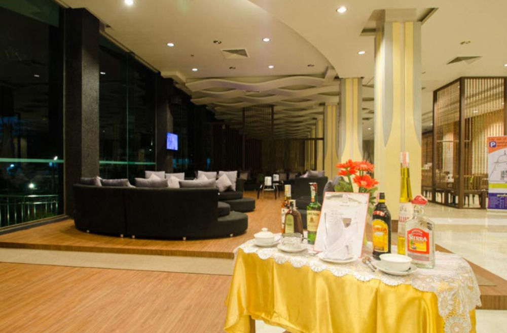 בורי ראם Alvarez Hotel מראה חיצוני תמונה
