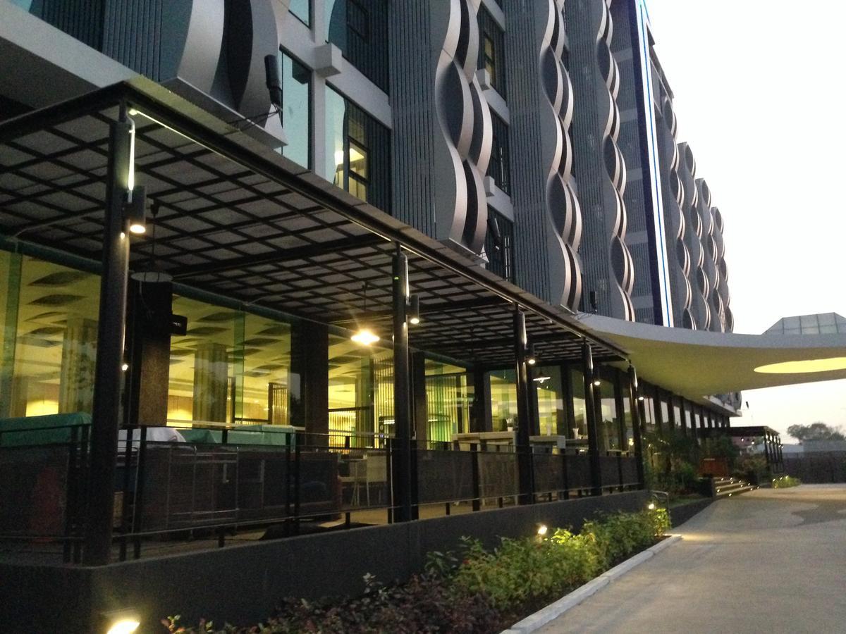 בורי ראם Alvarez Hotel מראה חיצוני תמונה