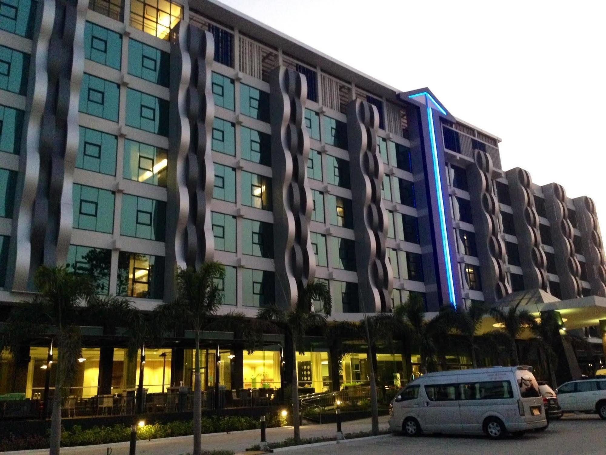 בורי ראם Alvarez Hotel מראה חיצוני תמונה