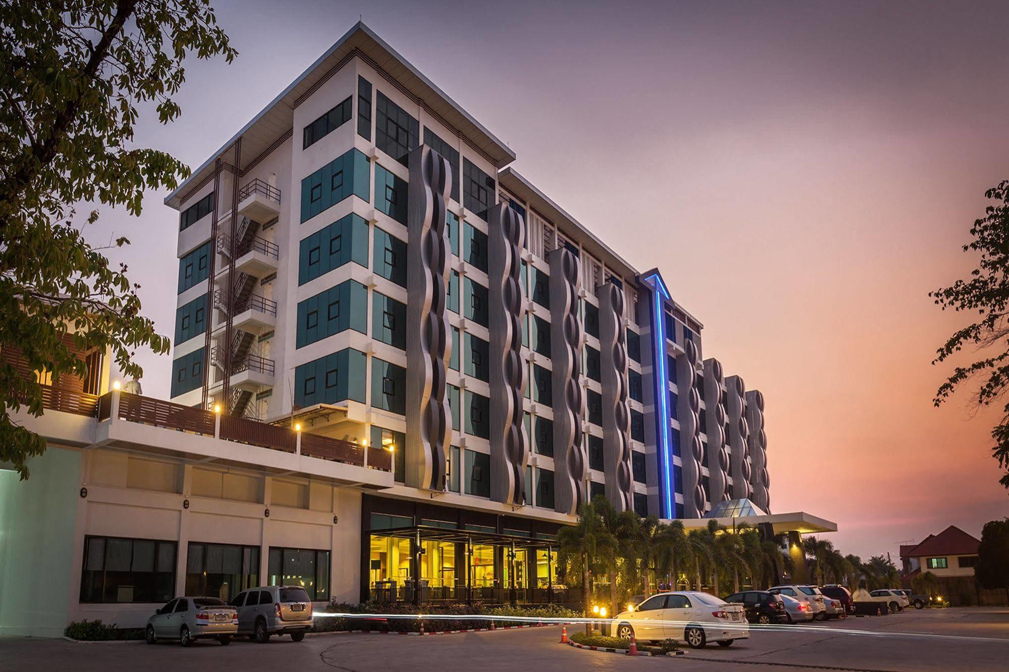 בורי ראם Alvarez Hotel מראה חיצוני תמונה